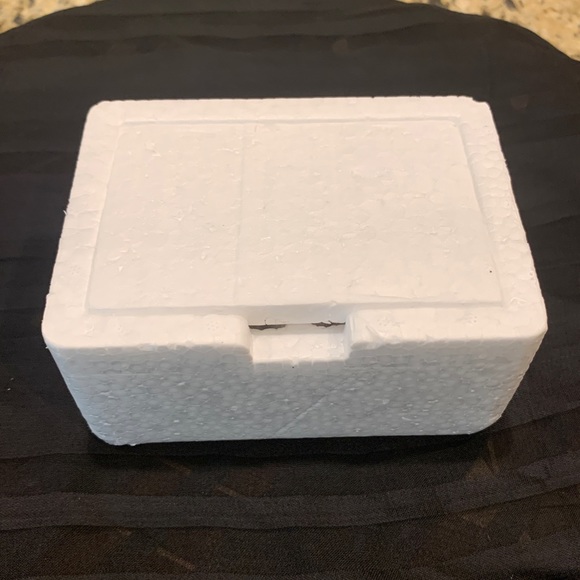 Dept. 56, Mickey & Minnie, Disney Village Series - Picture 6 of 8